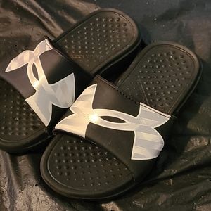 Under Armour kids sandles size 13k
